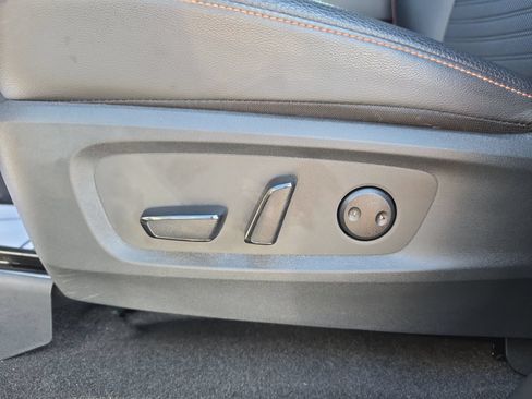 Used 2025 Nissan Pathfinder Rock Creek AWD/4WD image 16