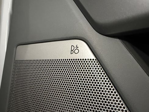 Used 2025 Ford F150 Lariat w/ Equipment Group 501A Mid image 22