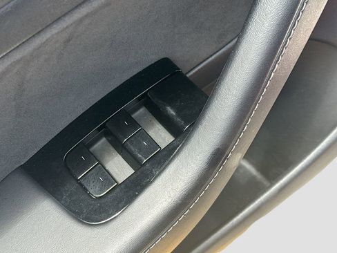 Used 2020 Tesla Model 3 Standard Range RWD image 18