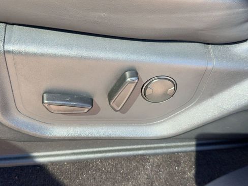 Used 2022 Ford Expedition XLT image 13