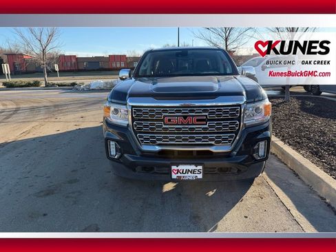 Used 2021 GMC Canyon Denali image 3