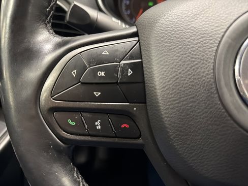 Used 2020 Jeep Cherokee Trailhawk w/ Comfort & Convenience Group image 14