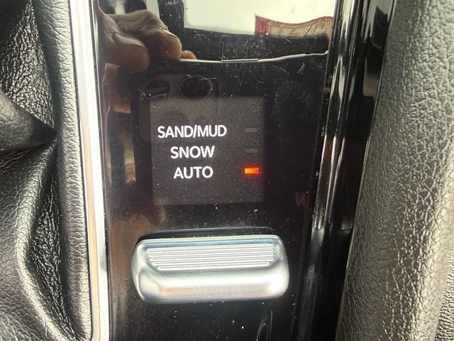 Used 2025 Jeep Compass Limited AWD/4WD image 19