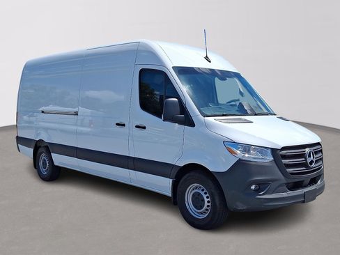 Used 2026 Mercedes-Benz Sprinter 2500 image 3