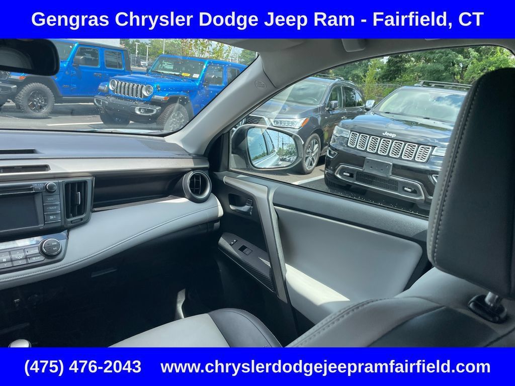 Used 2015 Toyota RAV4 Limited AWD/4WD image 61