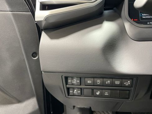 New 2025 Toyota Tundra Platinum AWD/4WD image 26