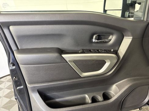 Used 2024 Nissan Titan SV w/ SV Convenience Package image 48