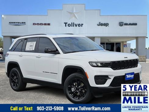 New 2025 Jeep Grand Cherokee Laredo image 1