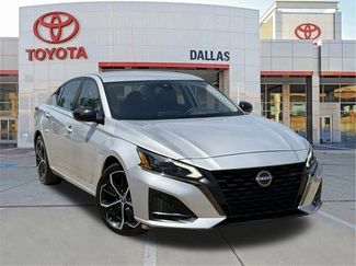 Used 2023 Nissan Altima 2.5 SR image 1