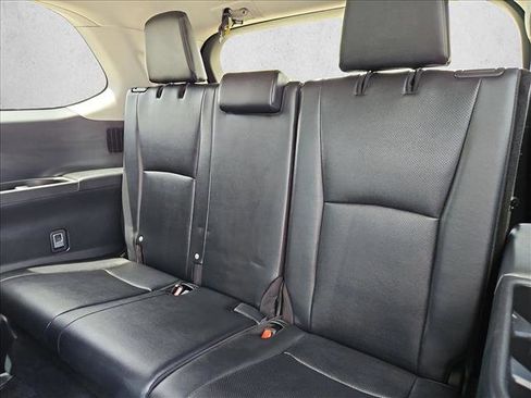 Used 2025 Toyota Grand Highlander FWD image 20
