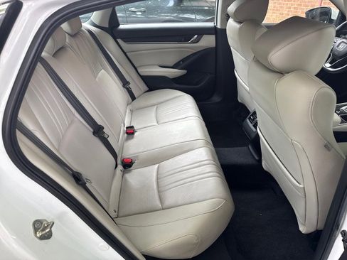 Used 2019 Honda Accord Touring image 32