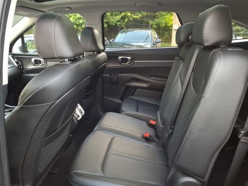 Used 2023 Kia Sorento S w/ Panoramic Sunroof Package FWD image 13