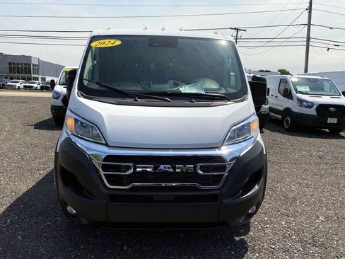 Used 2025 RAM ProMaster 2500 w/ U-Haul Equipment Group FWD image 10
