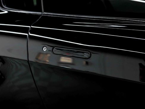 Used 2011 Aston Martin V8 Vantage N420 image 21