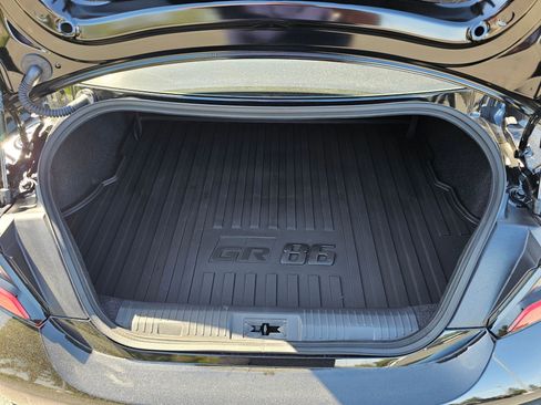 Used 2025 Toyota GR86 w/ ALL Weather Mat Package (TMS) RWD image 13