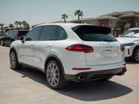 Used 2016 Porsche Cayenne S AWD/4WD image 4