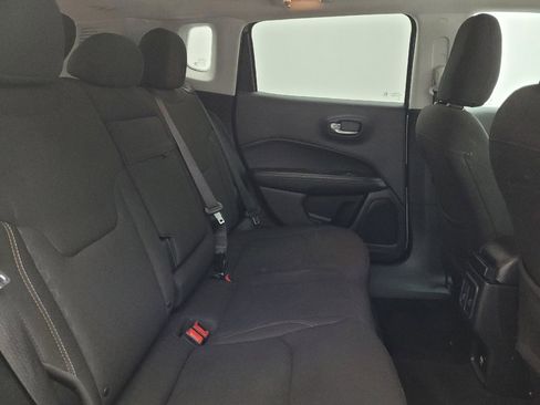 Used 2018 Jeep Compass Sport image 19