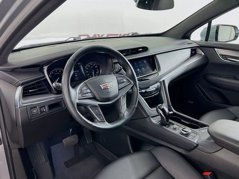 Used 2025 Cadillac XT5 Luxury FWD image 34