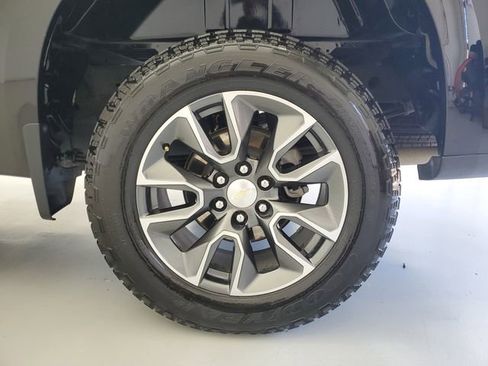 Used 2022 Chevrolet Silverado 1500 LT w/ Z71 Off-Road Package image 11