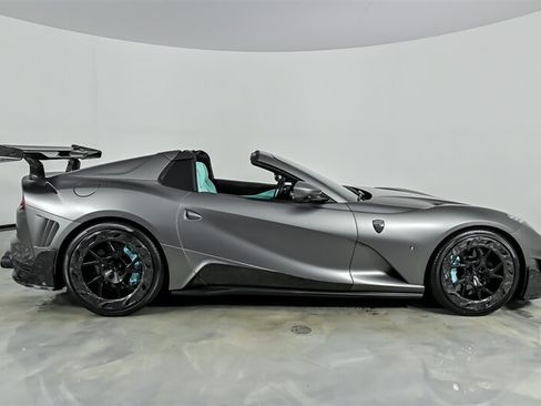 Used 2021 Ferrari 812 GTS RWD image 9
