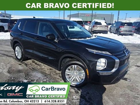 Used 2023 Mitsubishi Outlander ES image 2