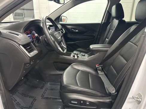 Used 2024 GMC Terrain SLT AWD/4WD image 19