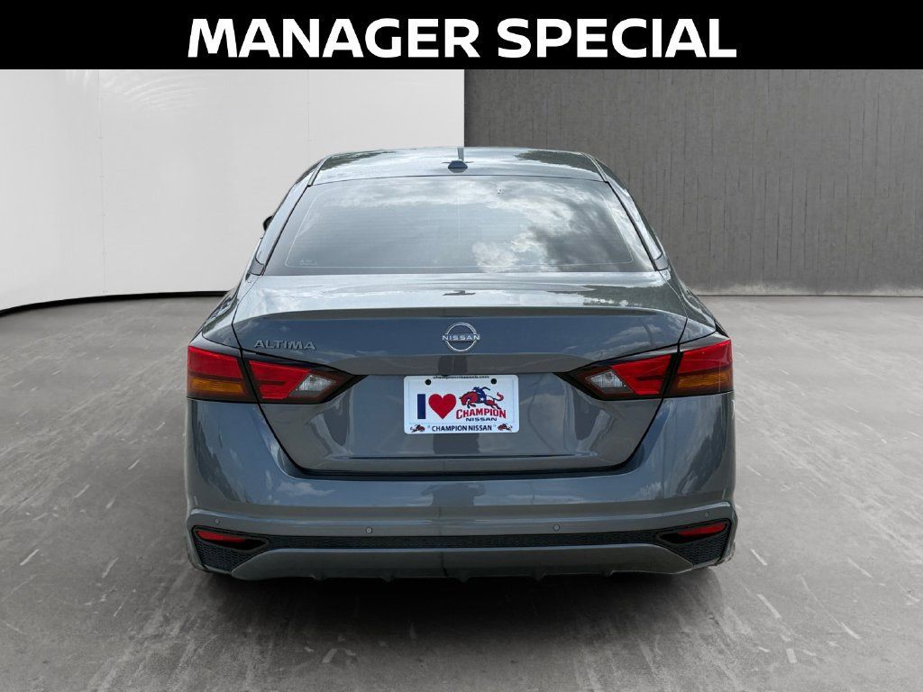 Used 2025 Nissan Altima 2.5 S FWD image 4