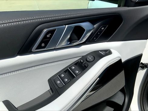 New 2026 BMW X5 xDrive40i w/ M Sport Package image 17