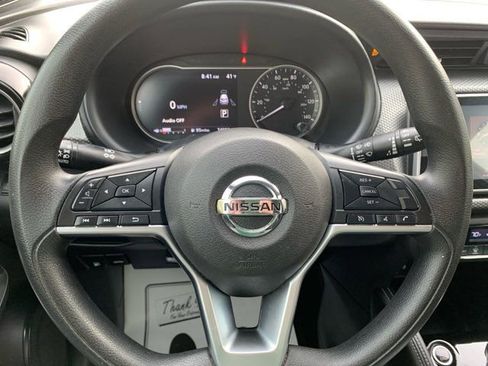 Used 2019 Nissan Kicks SV image 28