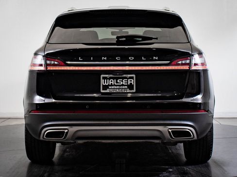 Used 2022 Lincoln Nautilus Reserve w/ Equipment Group 201A image 7