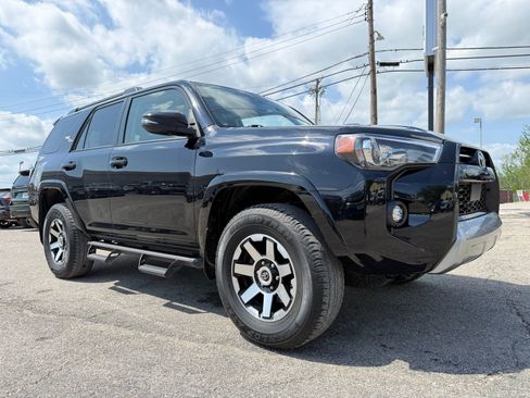 Used 2023 Toyota 4Runner TRD Off-Road Premium w/ Moonroof Package AWD/4WD image 13