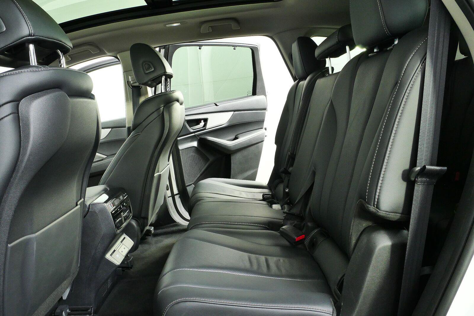 Used 2023 Acura MDX w/ Technology Package AWD/4WD image 20