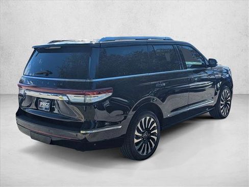 Used 2022 Lincoln Navigator Black Label image 5