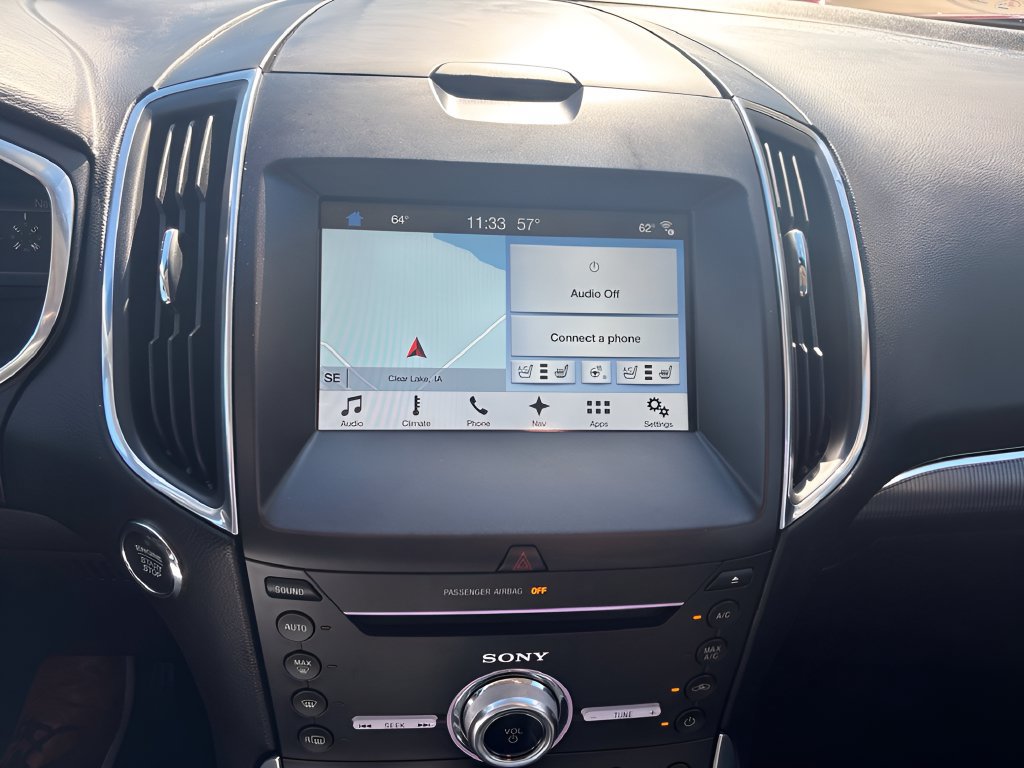 Used 2018 Ford Edge Titanium w/ Equipment Group 301A AWD/4WD image 22