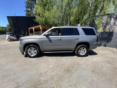 Used 2017 Chevrolet Tahoe LT w/ Luxury Package AWD/4WD image 3