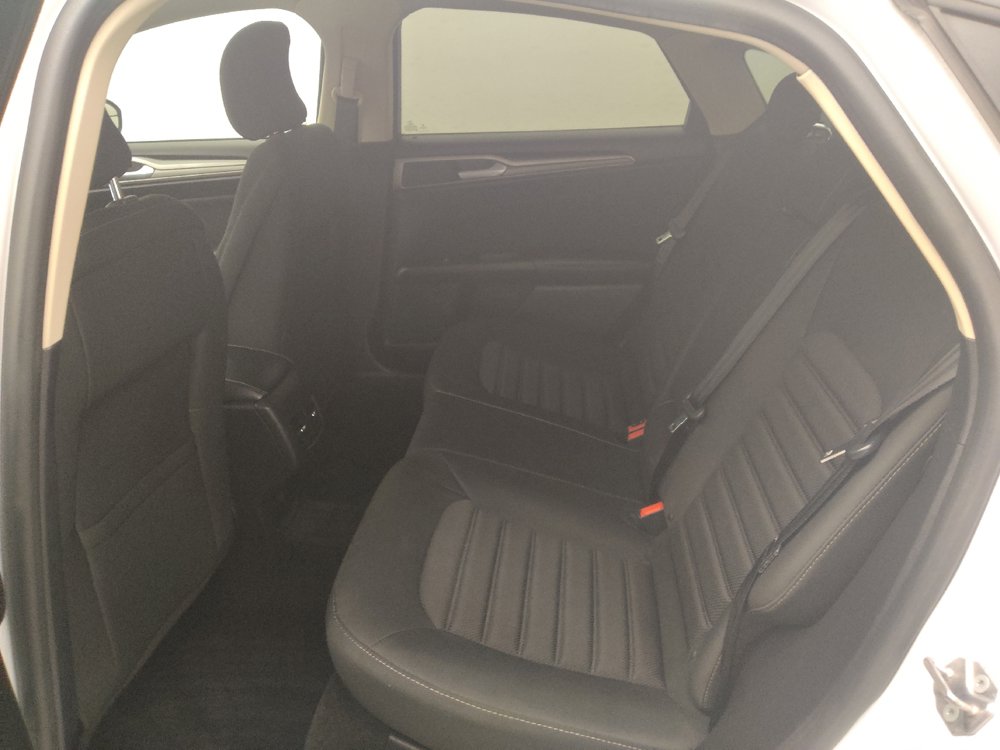 Used 2018 Ford Fusion SE w/ Fusion SE Technology Package FWD image 18