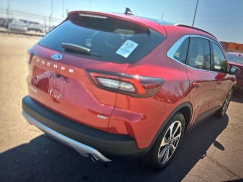 Used 2024 Ford Escape Platinum image 2