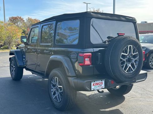 Certified 2024 Jeep Wrangler Sahara w/ Technology Group image 5