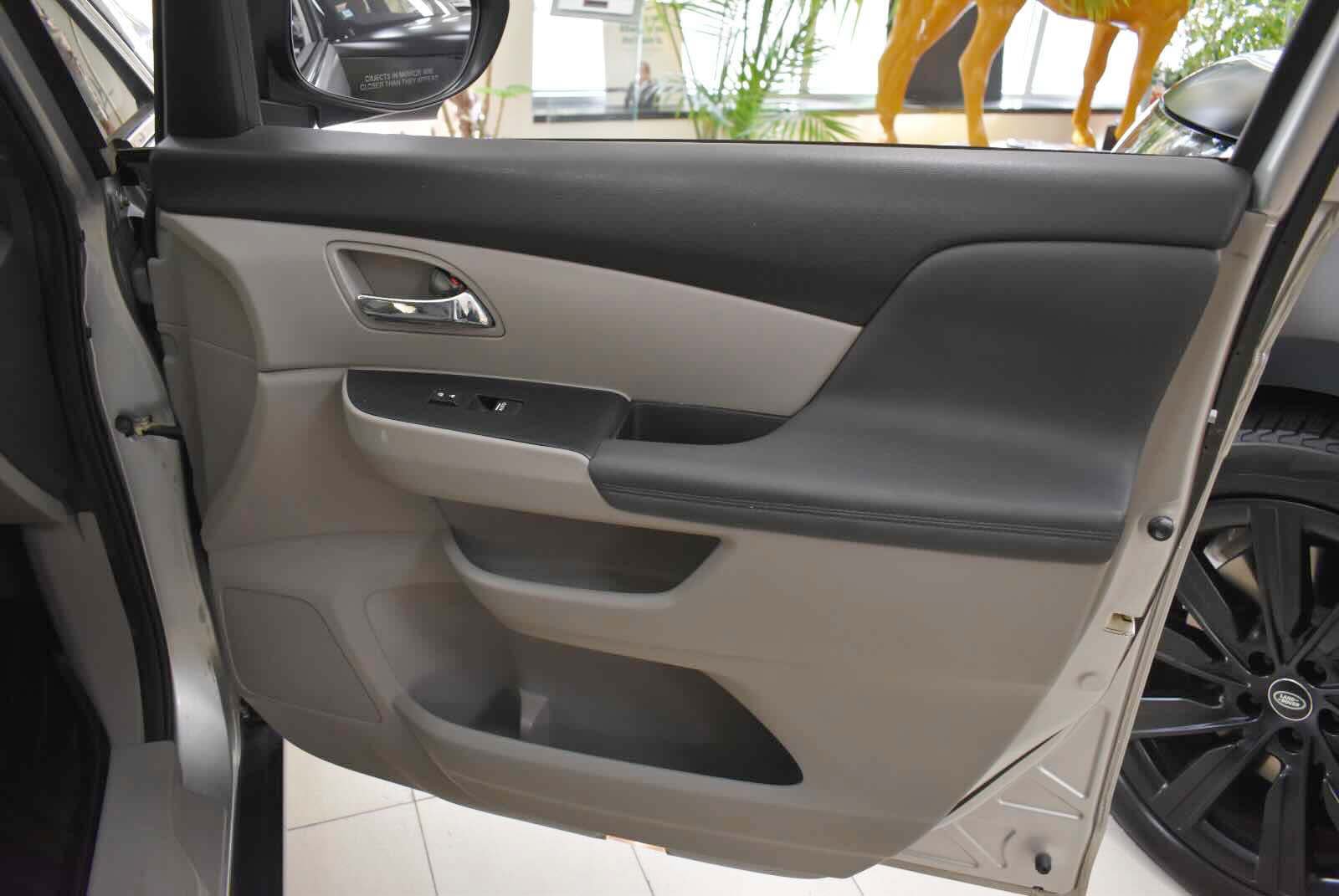 Used 2015 Honda Odyssey EX image 38