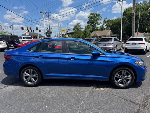 Used 2024 Volkswagen Jetta SE FWD image 5