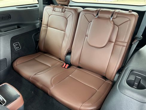 New 2025 Lincoln Aviator Reserve w/ Luxury Package image 28