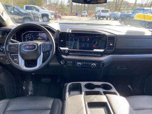 Used 2025 GMC Sierra 1500 SLT image 15