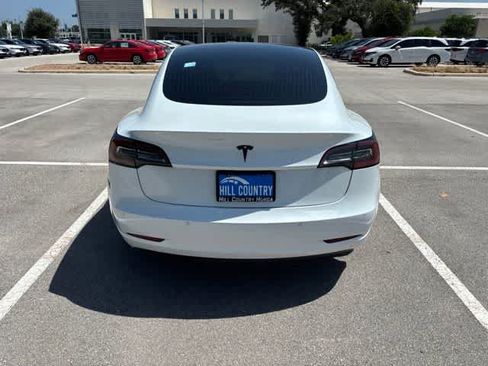 Used 2019 Tesla Model 3 RWD image 4