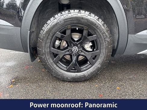 New 2026 Volkswagen Atlas Peak Edition image 2