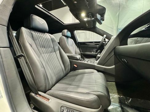 Used 2018 Bentley Flying Spur V8 image 36