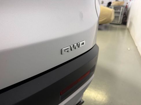 Used 2019 GMC Acadia SLT AWD/4WD image 18