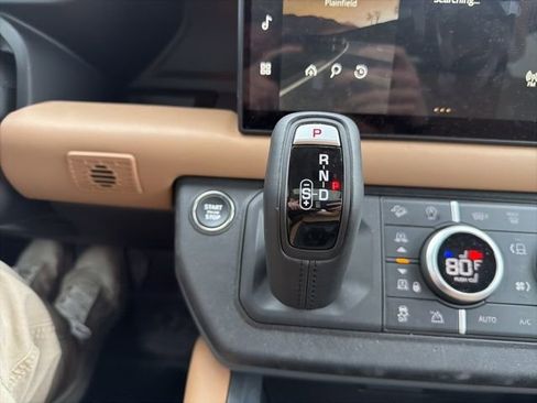 Used 2025 Land Rover Defender 110 X-Dynamic SE image 44