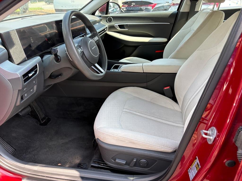 Used 2025 Hyundai Sonata SEL FWD image 14