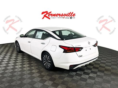 Used 2024 Nissan Altima 2.5 SV image 5