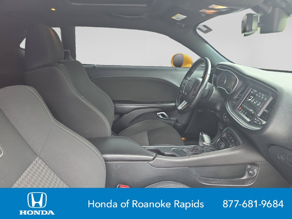 Used 2018 Dodge Challenger R/T Scat Pack w/ Dynamics Package RWD image 17